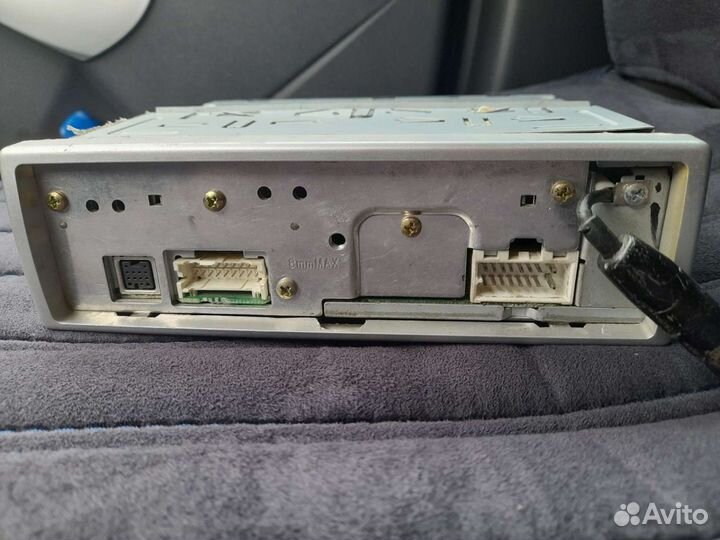 Продам магнитолу Clarion addzest