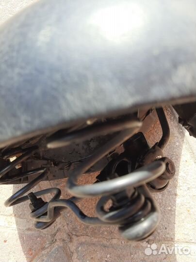 Седло для велосипеда кожаное