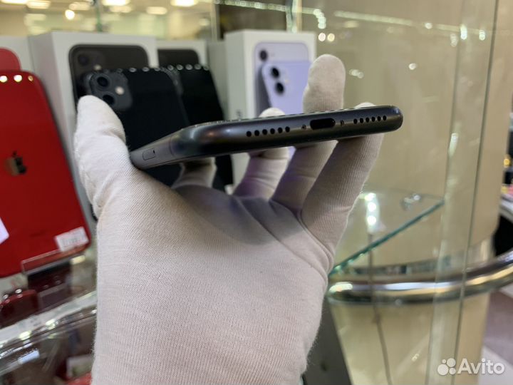 iPhone 11, 64 ГБ