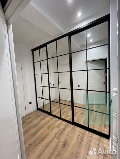 Шкаф с зеркалом