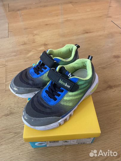 Кроссовки blessbox р.29