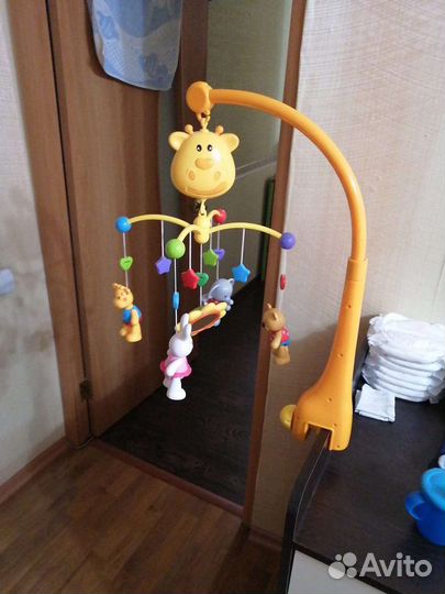 Музыкальный мобиль на кроватку