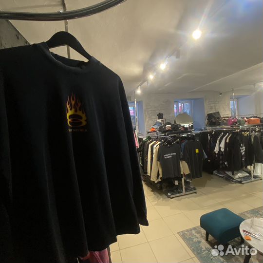 Лонгслив Balenciaga шоурум