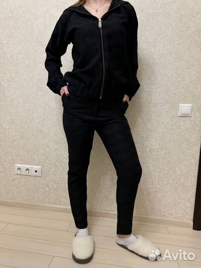 Костюм женский