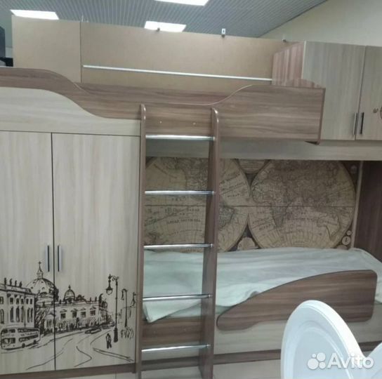 Двухъярусная кровать