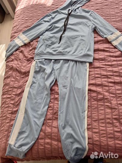 Спортивный костюм женский