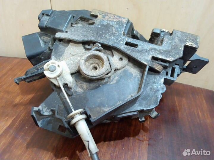 Замок двери задний левый с ручкой Ford Focus