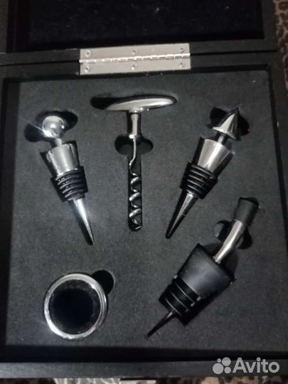 Подарочный набор аксессуаров для вина