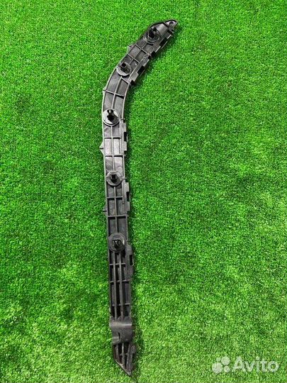 Заглушка бампера задняя левая Toyota Allion ZRT265