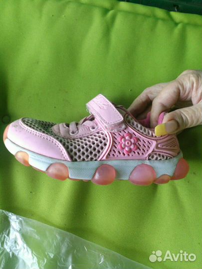 Кроссовки для девочки