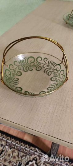 Чайник с чашкой и 2 тарелки для конфеты