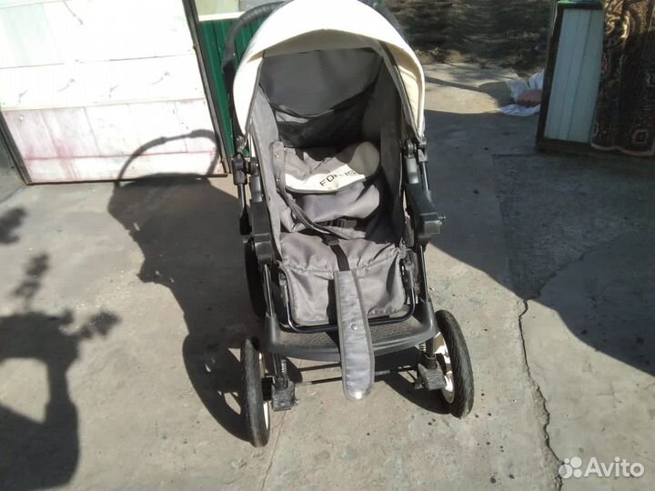 Прогулочная коляска