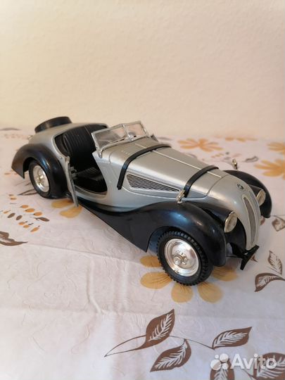 Модель автомобиля BMW 328.Масштаб 1:16