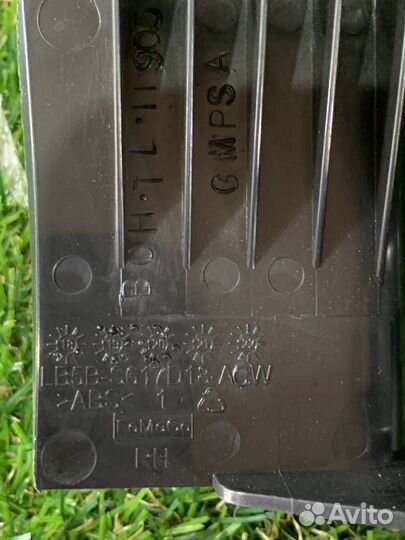 Пластик салазок сиденья передний правый Ford