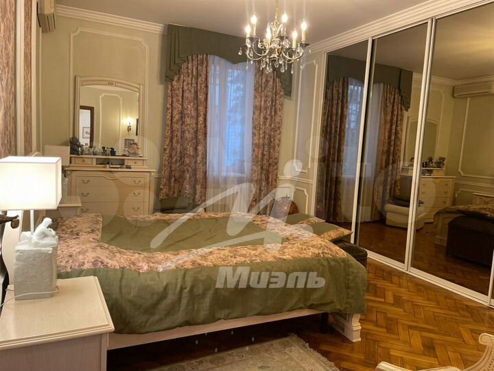 3-к. квартира, 95 м², 2/5 эт.