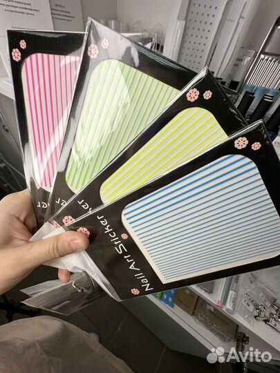 Дизайны для ногтей, стразы, блестки, наклейки