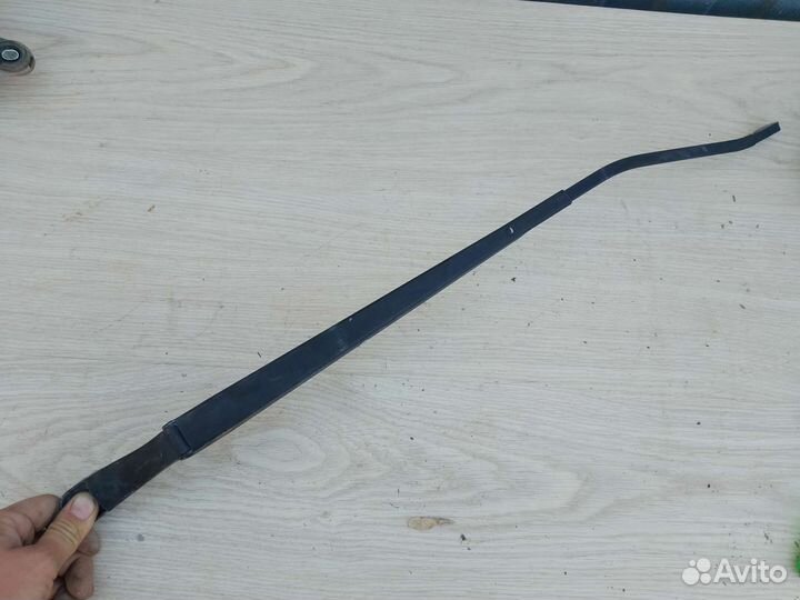 Поводок стеклоочистителей левый Hyundai Getz