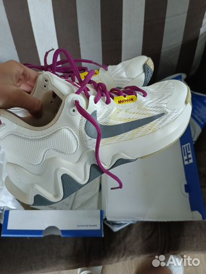 Волейбольные кроссовки