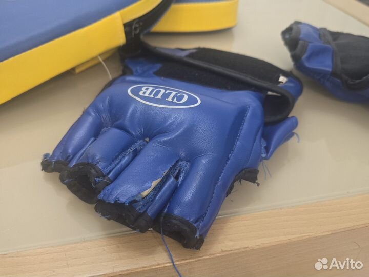 Перчатки для каратэ и лапы боксерские