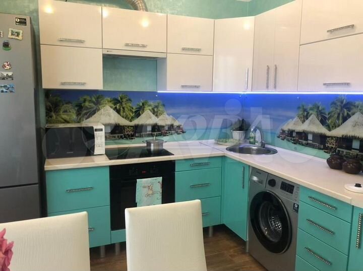 2-к. квартира, 52 м², 1/9 эт.