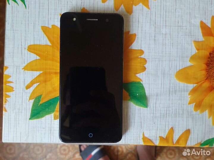 Телефон ZTE