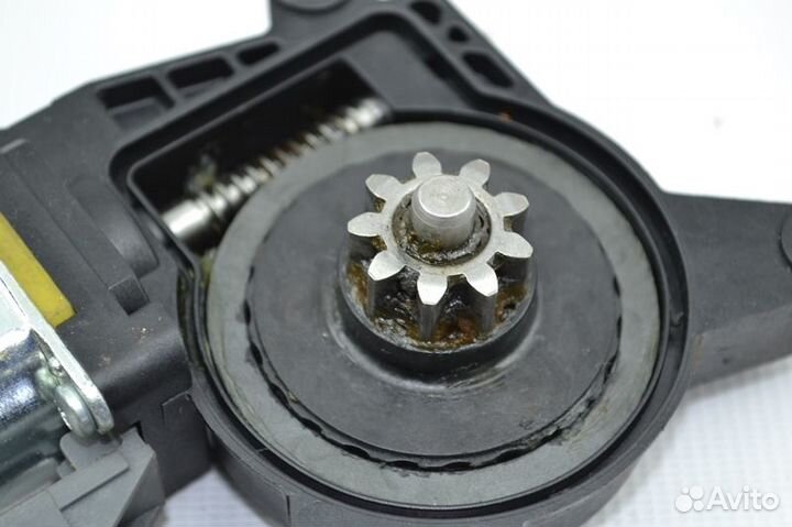 Моторчик стеклоподъёмника, левый mercedes-benz Act