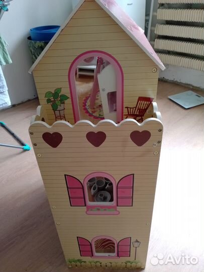 Домик кукольный с мебелью