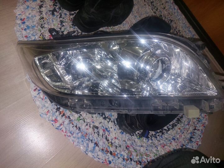 Фара правая Toyota Rav 4