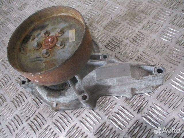 Помпа renault 7421615952