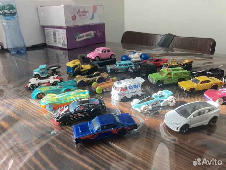 Hot wheels машинки