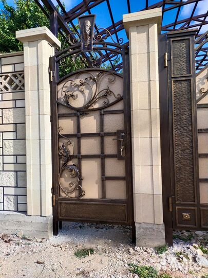 Кованные ворота с калиткой
