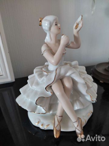 Фарфоровая статуэтка балерина