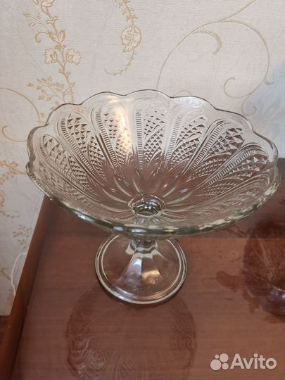 Ваза на ножке конфетница фруктовница