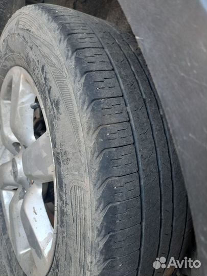 Kumho Road Venture APT KL51 225/65 R17
