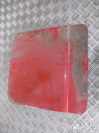 Крышка инструментального ящика правая Mercedes-Ben