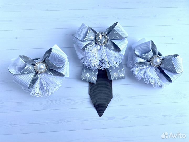 Школьный набор.Галстук.Резинки для волос