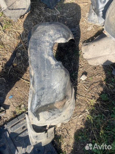 Задний передний подкрылок Renault Logan 1 Логан