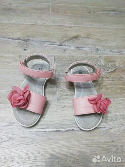 Босоножки Favaretti б/у