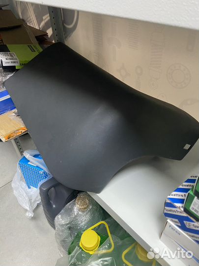 Клык заднего бампера правый Transit 2006