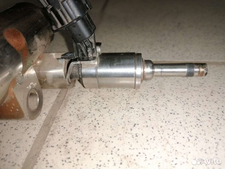 Opel Insignia 2.0 Рампа топливная форсунка