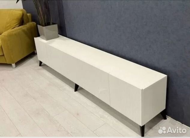 Тумба тв подвесная белый глянец