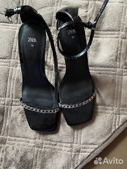 Босоножки Zara