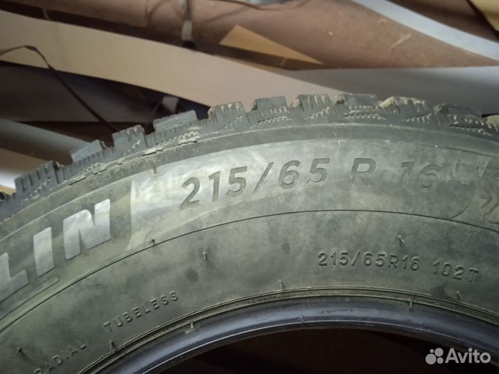 Michelin X-Ice North 4 215/65 R16