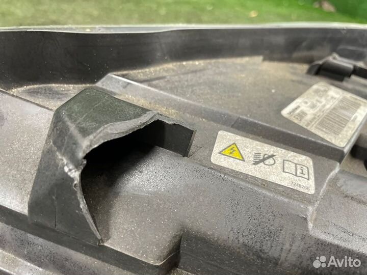 Фара ксеноновая передняя правая Bmw X1 E84 N46B20