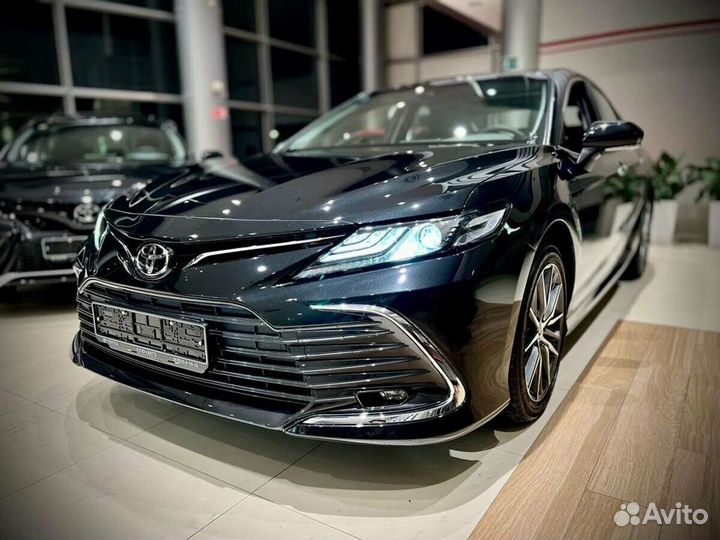 Toyota Camry 2.5 AT, 2023