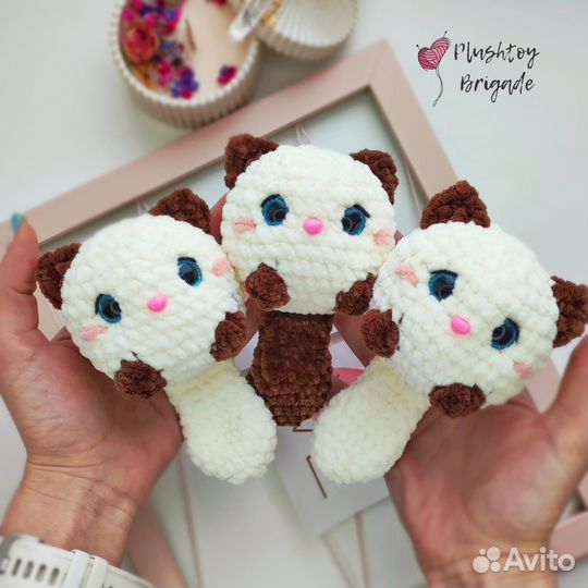 Вязаная кошечка ручная работа