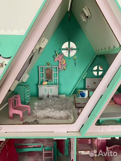 Кукольный домик с мебелью