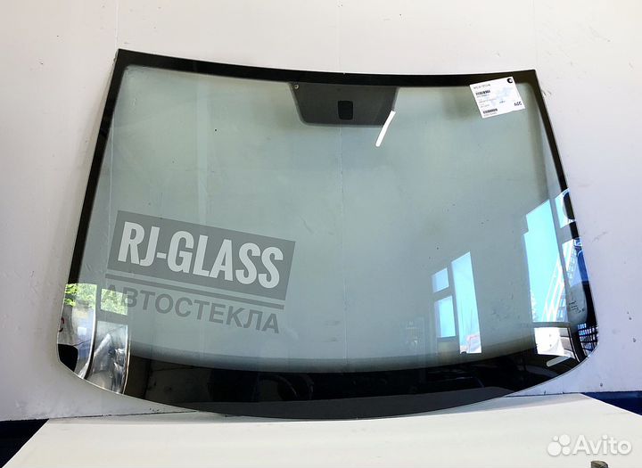 Фольксваген Поло - лобовое стекло