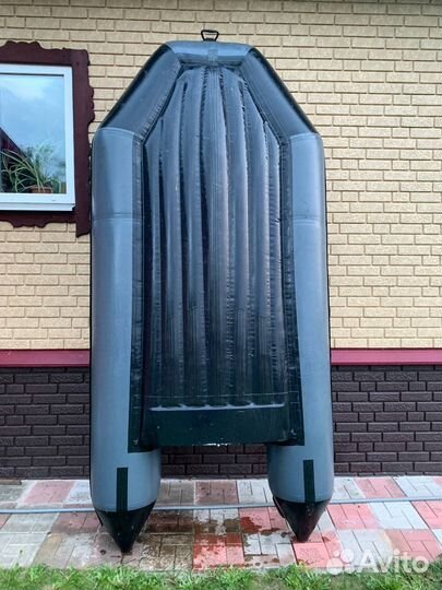 Лодка Hunter boat