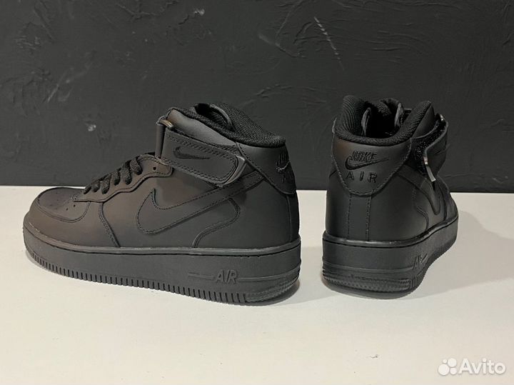 Nike Air Force 1 '07 Mid Black Leather